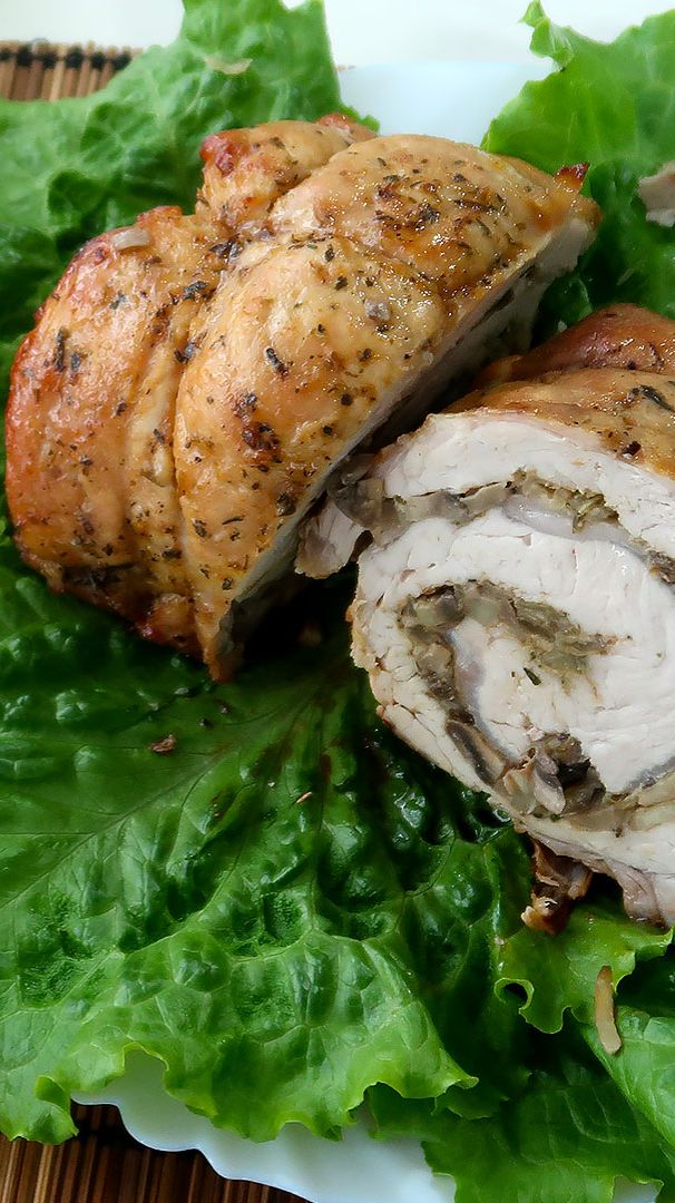 Мясной рулет с грибами на праздничный стол