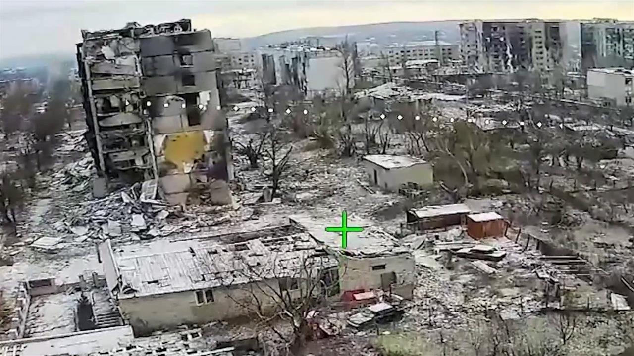 Российская армия, контролируя город Купянск, отражает атаки противника. смотреть онлайн