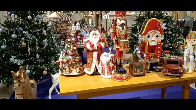 Москва  ул. Петровка ,  Камергергский переулок.  Новый  2025-2026  год