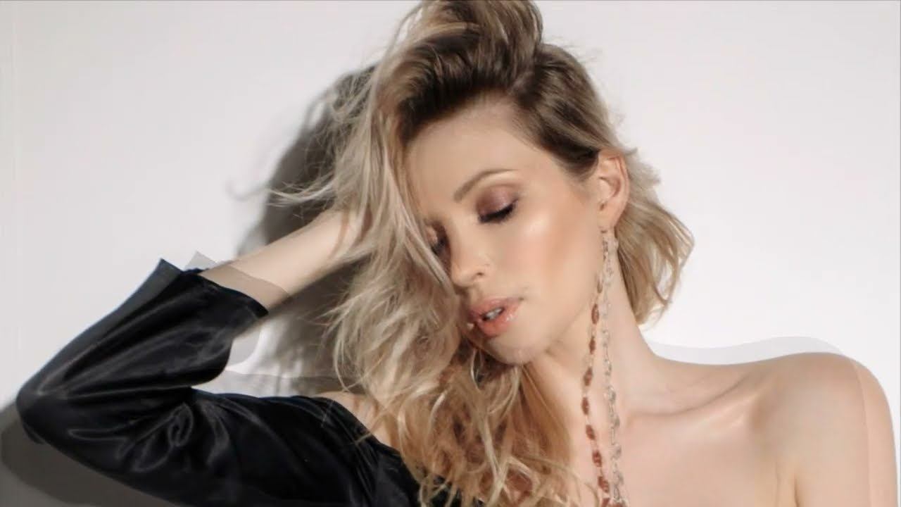 Lara Fabian - Tu es mon autre (hommage à Maurane) смотреть онлайн