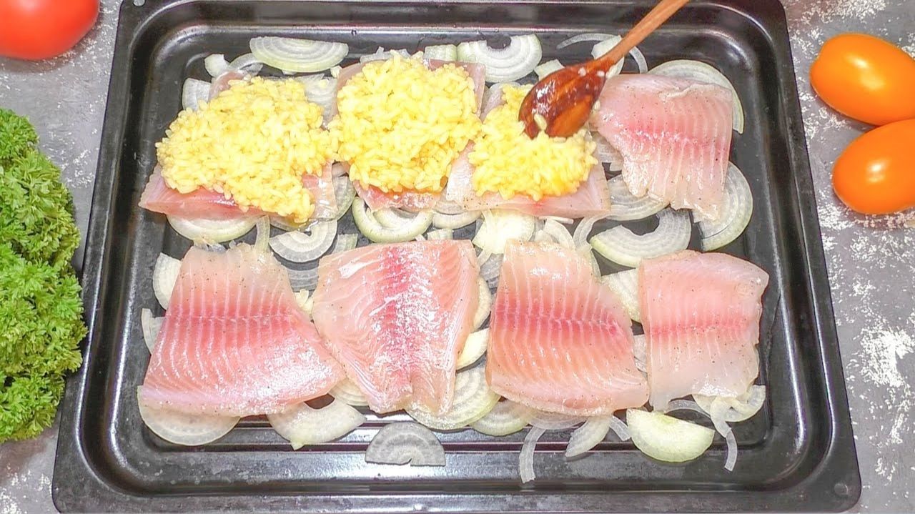 Готовим РЫБУ! Рецепт ужина под шубкой - сразу с гарниром! смотреть онлайн