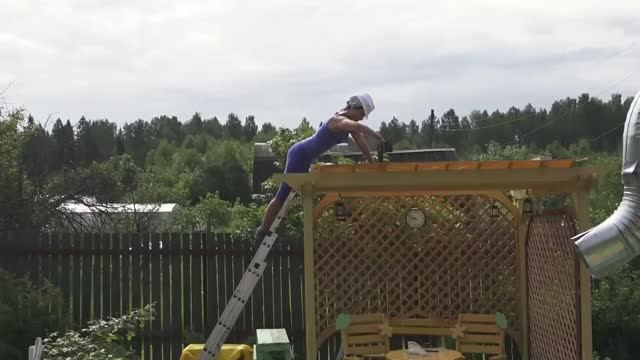 Покрыла поликарбонатом беседку-перголу. Подробно с рассуждением смотреть онлайн