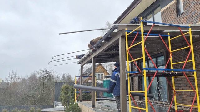 монтажа поликарбоната и водосточной системы