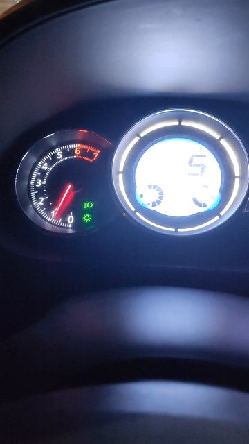 Троение/падение оборотов Drive + тормоз, Renault CVT (видео 2) смотреть онлайн