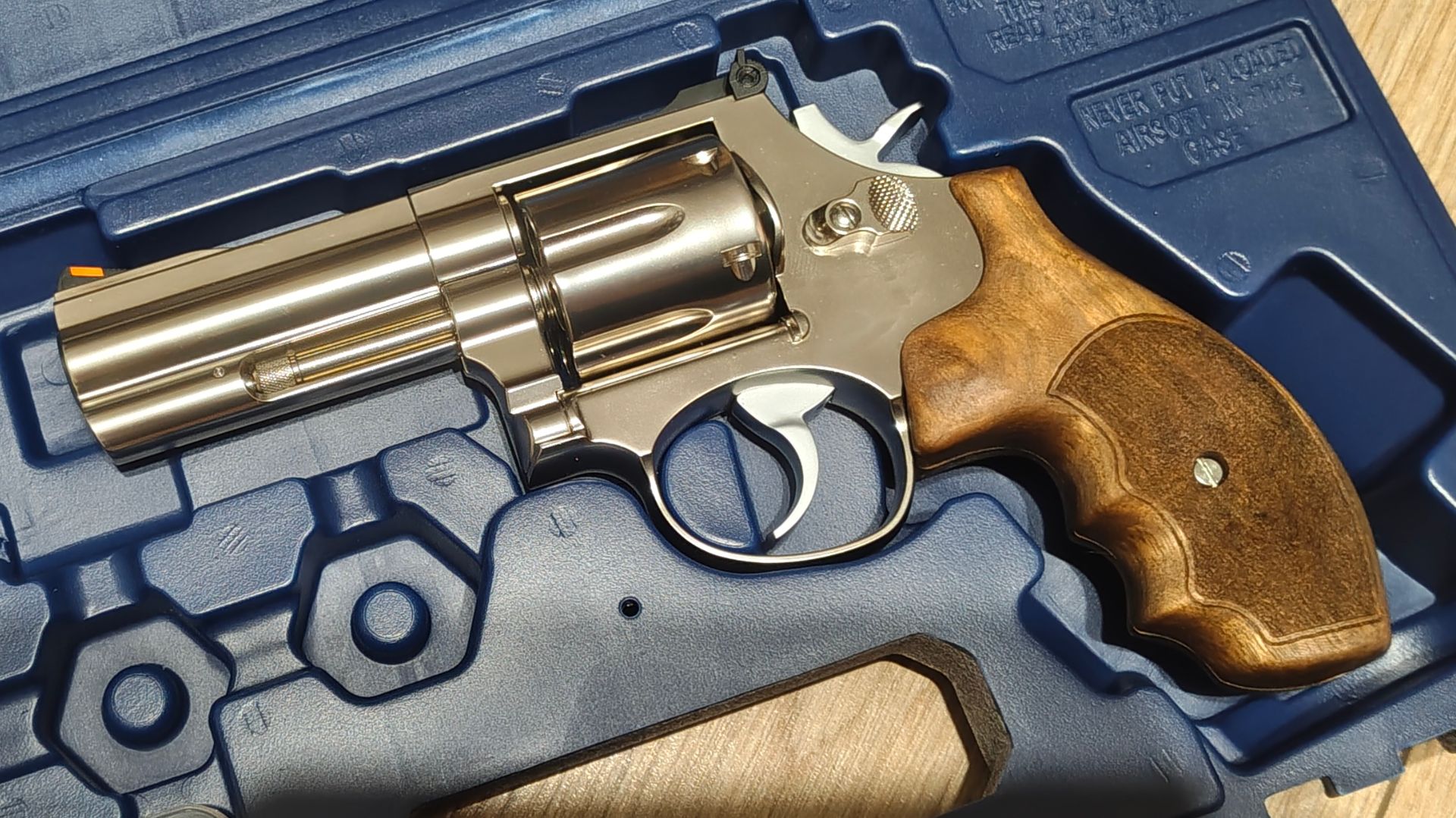Ares Smith&Wesson 686 смотреть онлайн