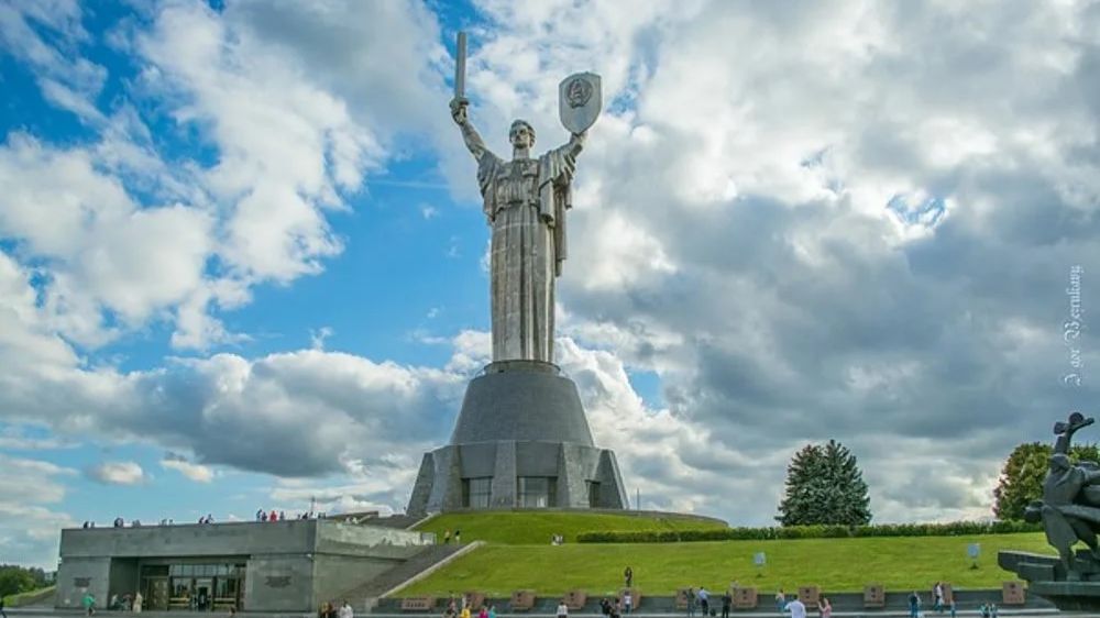 По-над полем смотреть онлайн