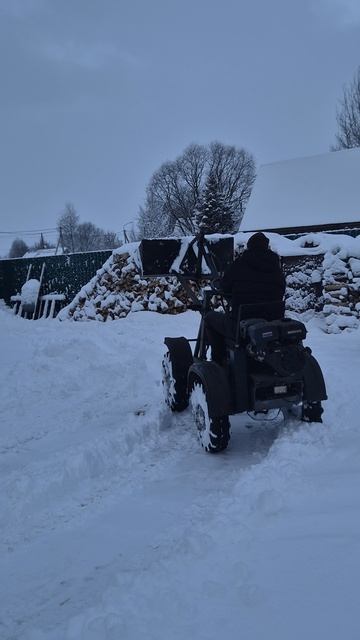 Мини-погрузчик ТОР-35 уборка снега смотреть онлайн