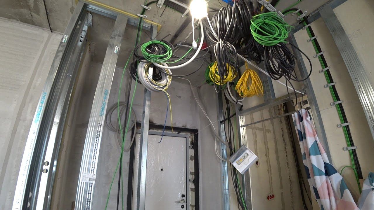 КАК МЫ БУДЕМ МОНТИРОВАТЬ ПОЛКИ С ПОДСВЕТКОЙ | Ремонт в Москве в ЖК 