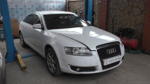 Замена нижнего патрубка радиатора на АУДИ А6 2008 AUDI A6 2,0 BPJ