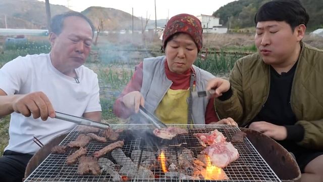 Премиальная корейская говядина. Мукбанг по Корейски, кушаем и наслаждаемся. Эпический пир. смотреть онлайн