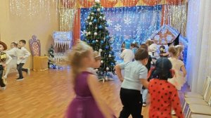 танец вход на новогодний праздник