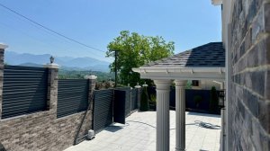 Уютный дом с красивым видом