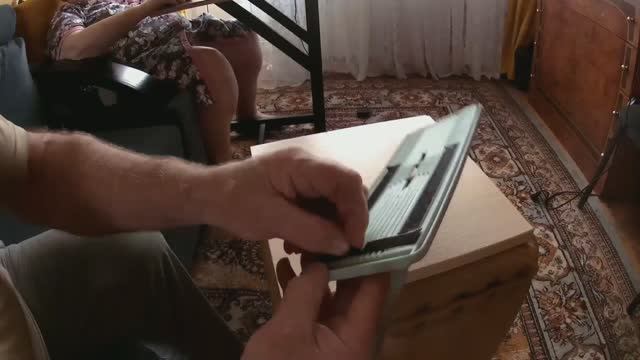 Тряпка на швабре не держится и быстро изнашивается. Меняем липучки смотреть онлайн