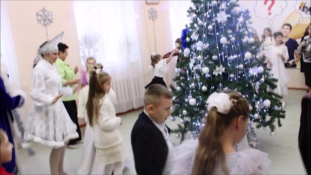 Новогоднее представление смотреть онлайн