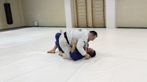 Бразильское Джиу-Джитсу, Cross collar chock from mount position" или удушающий крест на крест