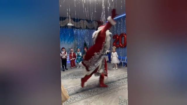 Новогодний утренник в Детском садике. смотреть онлайн