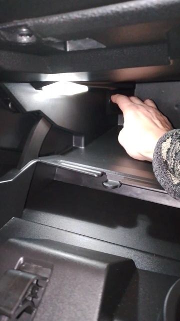 Снимаю бардачок лада Веста NG смотреть онлайн