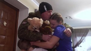 С фронта на праздник: семейные истории, которые начались с известия об отпуске.