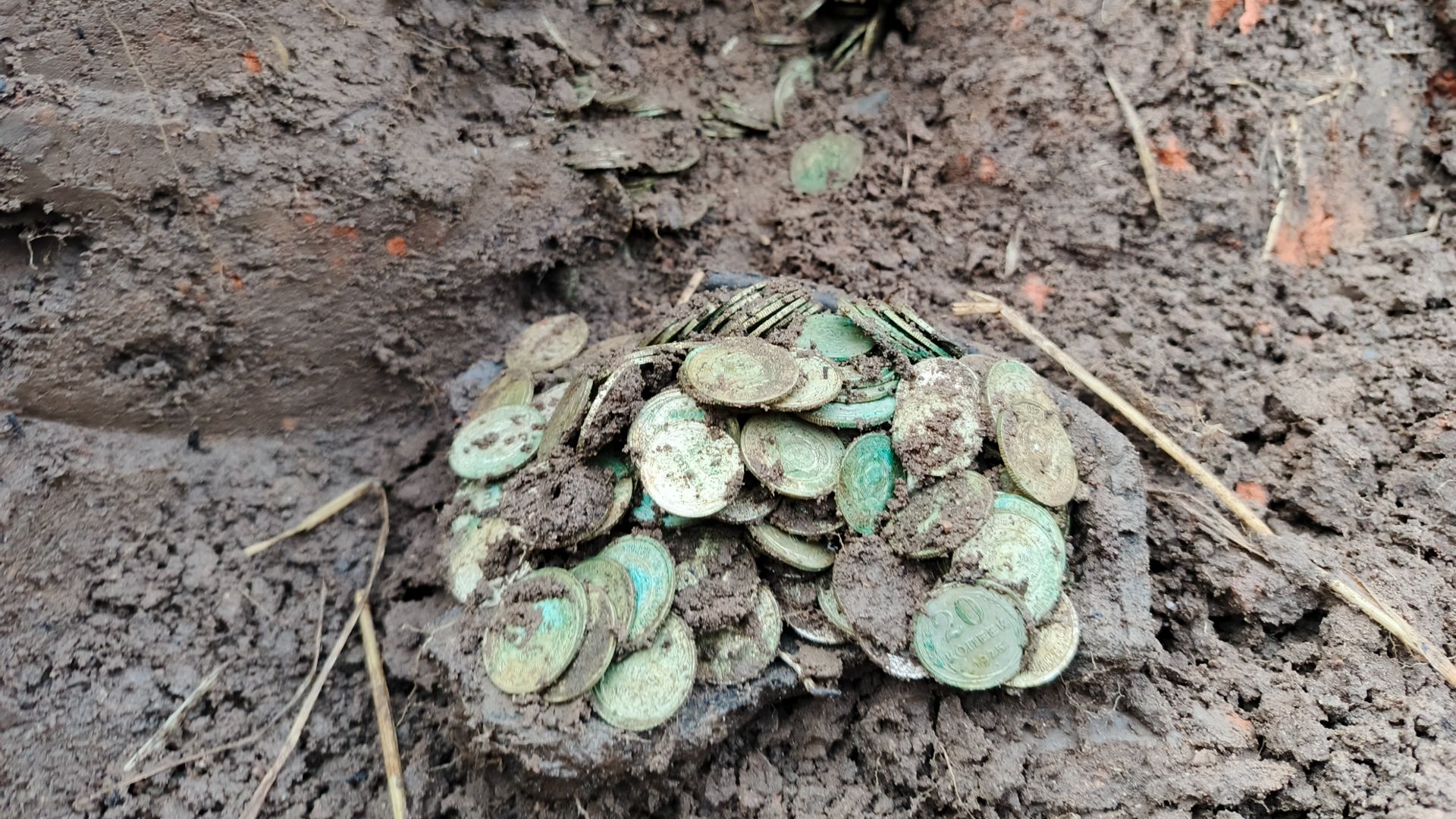 клад серебреных монет смотреть онлайн