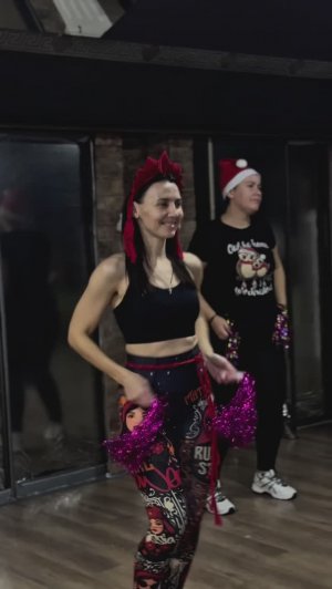 SANTA TELL ME новогодний танец