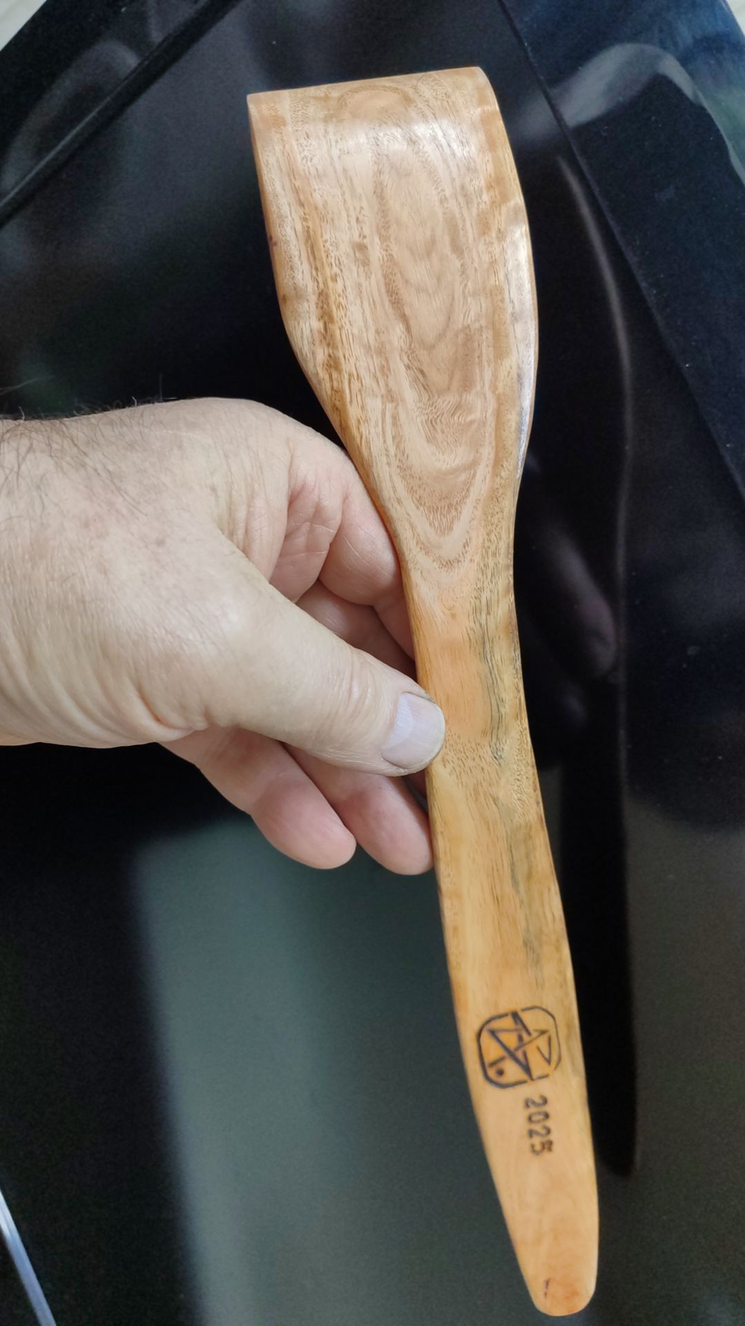 S-образная лопаточка из эвкалипта. смотреть онлайн