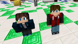 В первый раз убегаем от маньяка в майнкрафт