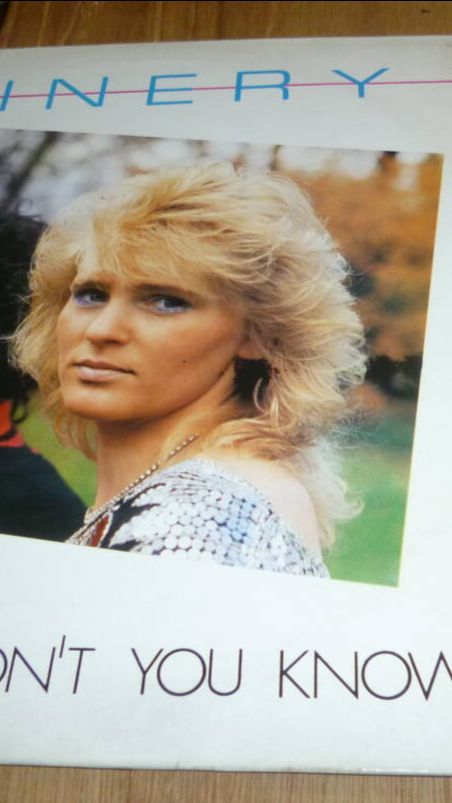 Sinery & Kb Caps - Don't You Know смотреть онлайн