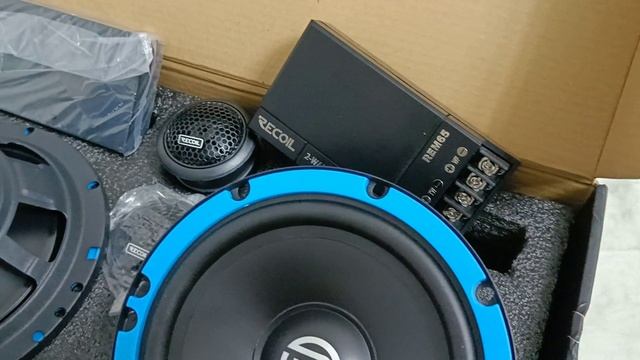 Первое знакомство с компонентной акустикой RECOIL REM65 смотреть онлайн