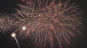 Мощный и красивый салют. Профессиональный фейерверк в коттеджах. Люсткугельные батареи. Мощь.
