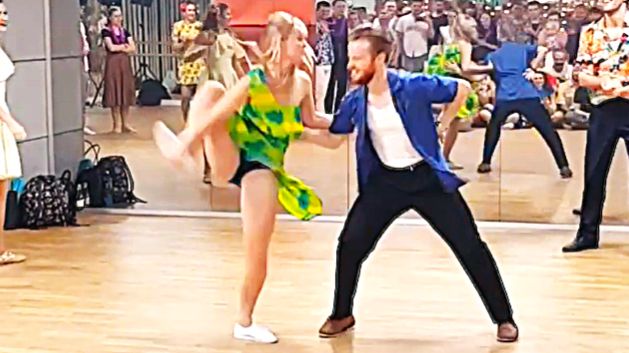 Сондре, Таня, Гжегож и Агнешка - It's All Swing Hawaii Party 2019. #Танцы смотреть онлайн