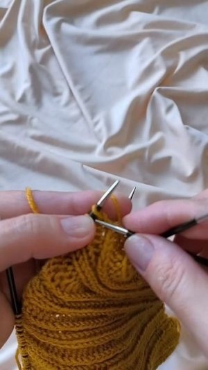 Простая шапочка спицами