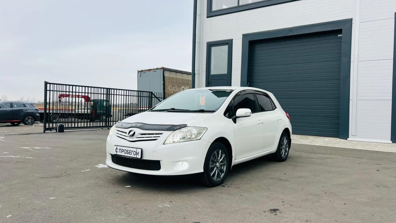 Toyota Auris, 2010 год