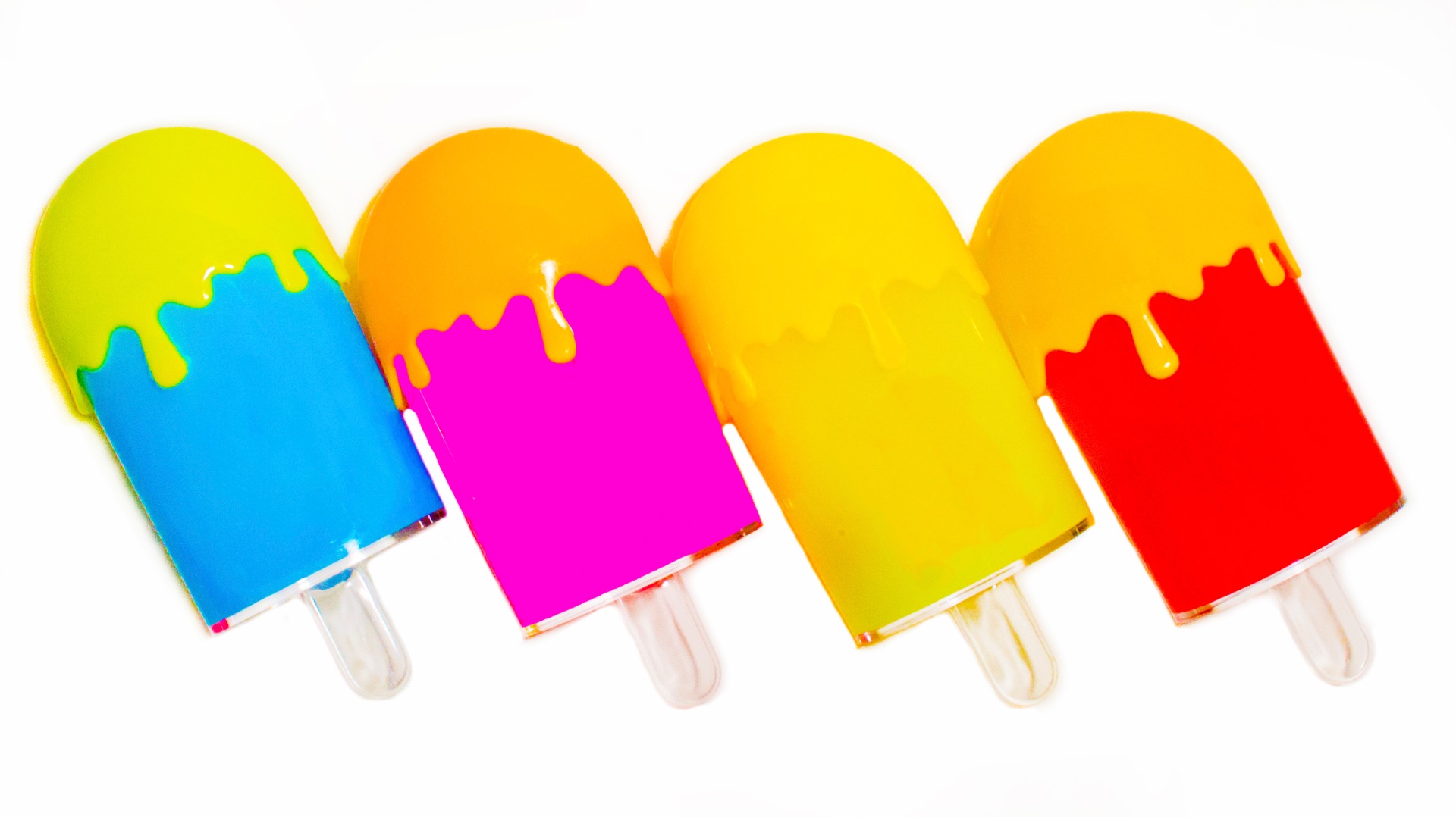 УЧИМ ЦВЕТА - Разноцветное мороженое из СЛАЙМОВ с игрушками