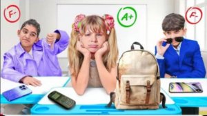 Дети показывают что Знания в Школе это самое важное