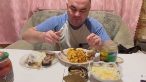 ЖАРЕНАЯ КАРТОШКА/СКУМБРИЯ Х-К/ФИЛЕ СЕЛЬДИ/СОЛЕНИЯ