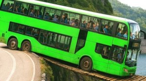 Машинки летают и прыгают! Развивающие мультики Машины помощники. Мультфильмы про машинки