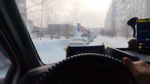 Воскресенье, Яндекс жгет, поддержка не отвечает. Тариф грузовой. Новосибирск.