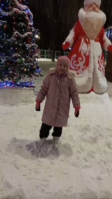 Коньки в парке. Осваиваем стильные приемы катания. смотреть онлайн