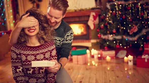 Что подарить девушке или подруге на новый год? смотреть онлайн