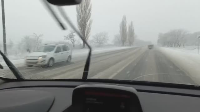 Снегопад на дорогах Анапы и Новороссийска! смотреть онлайн