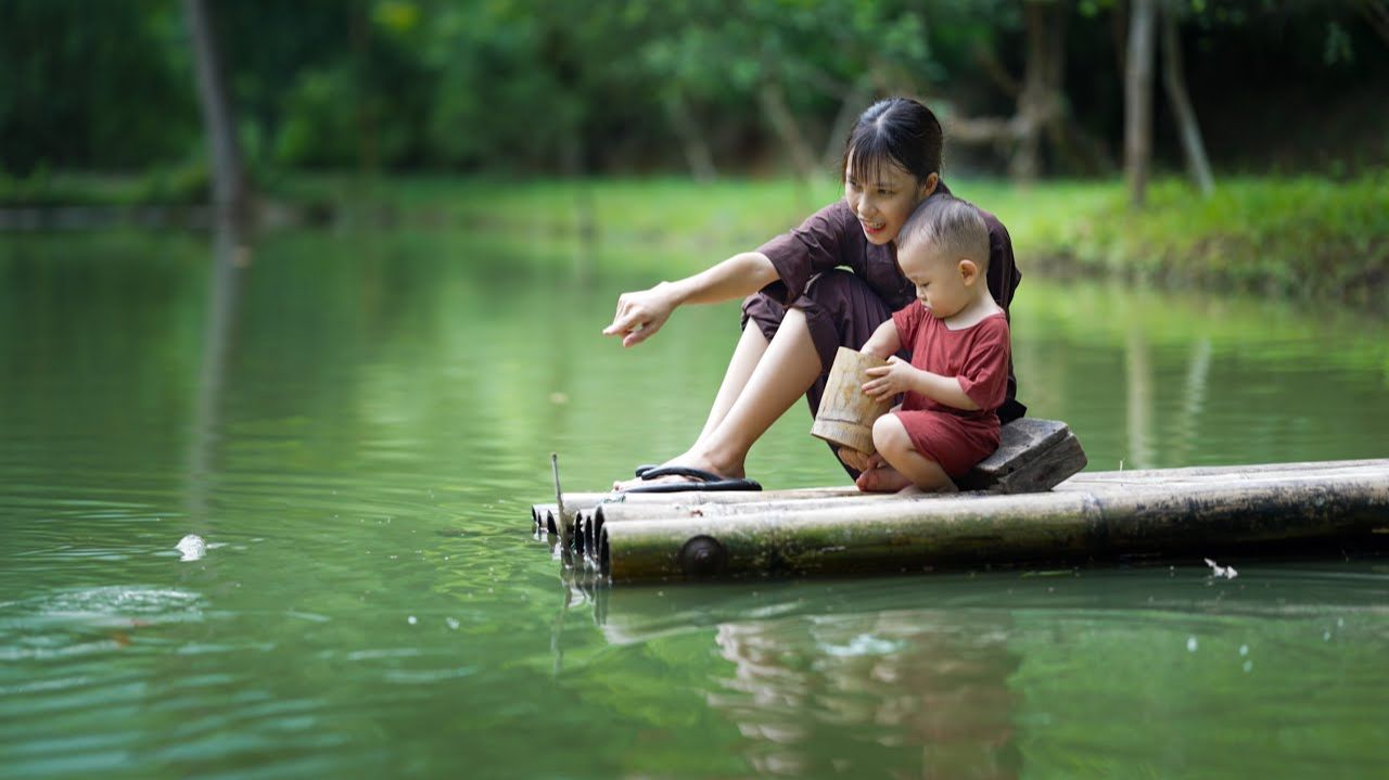 Собираем побеги бамбука и делаем столы и стулья из стеблей бамбука. Мать-одиночка, 17 лет смотреть онлайн