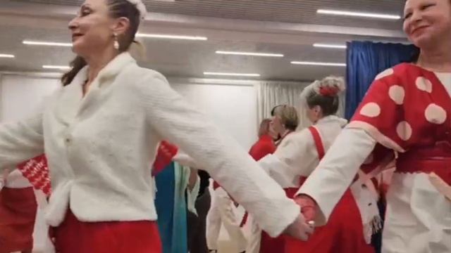 Зимняя песня "Снег кружится".Получился хоровод. смотреть онлайн