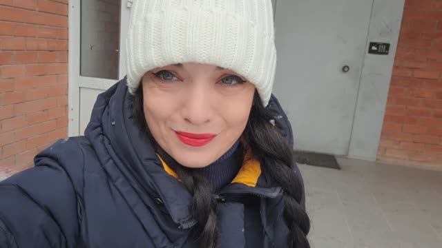 Ездили за фруктами по магазинам! Варим холодец! Какой Новый год без холодца))) А Вы варите холодец? смотреть онлайн