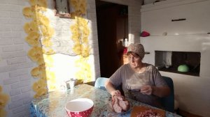 Всё, устроилась на работу.Жизнь в деревне.