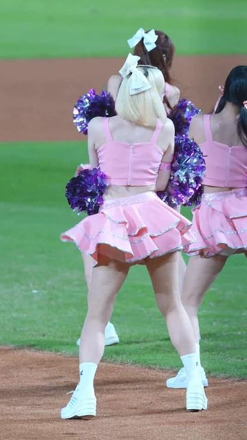 Идеальная подтанцовка китайских чирлидерш смотреть онлайн