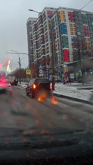 Едет с запотевшими окнами.. смотреть онлайн