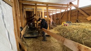 Давно все этого ждали. Делаем кормушку для коров. Живем в деревне. Обновка для кухни.