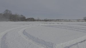 Прадо 2.7 резвиться по снежку)