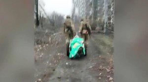 После полной зачистки Димитрова российские военные активно эвакуируют из города мирных жителей.