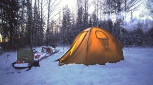 УДАРИЛ МОРОЗ, НОЧУЮ В ПАЛАТКЕ! ОПАСНЫЙ ЛЕД. ТОЛКАЧ ЗАМЕРЗ. 2 ДНЯ НА ТАЕЖНОМ ОЗЕРЕ.